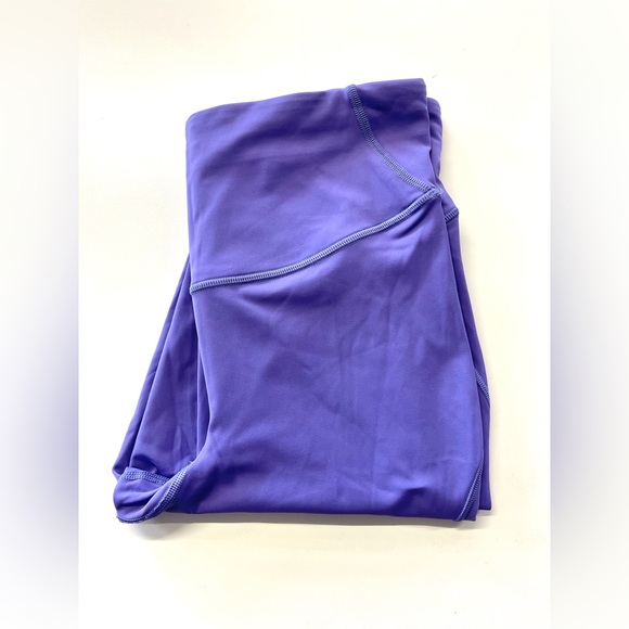 Lululemon Base Pace High-Rise Running Tight 25"
Charged Indigo sz 6- athleisure - Picture 11 of 12
